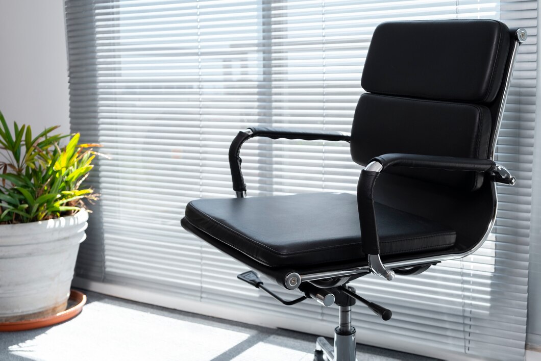 Jak wybrać krzesło biurowe dla zdrowia i wygody?
