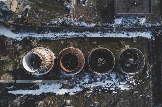 Poradnik wyboru betonowych zbiorników na szambo – kluczowe czynniki do rozważenia