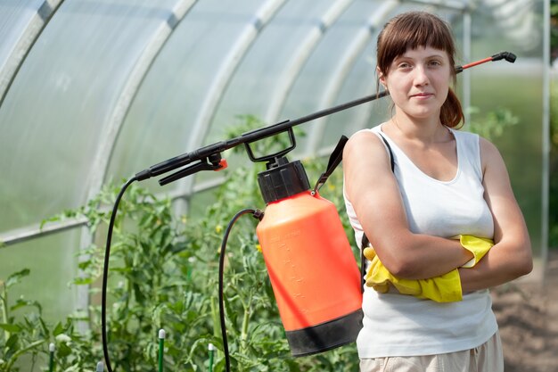 Jakie rośliny pomogą w naturalnym odstraszaniu szkodników w ogrodzie?