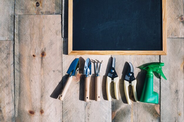 Jak skrzynie do przechowywania mogą pomóc w organizacji przestrzeni ogrodowej?